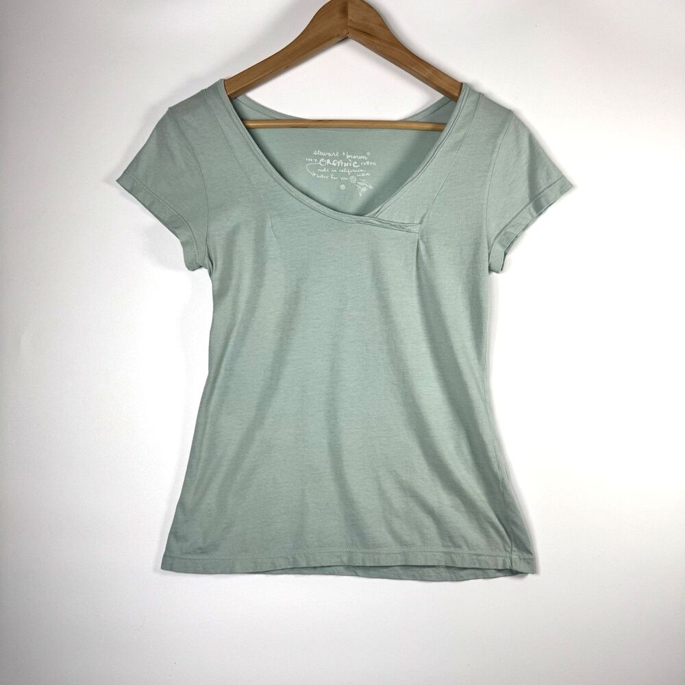 Stewart and Brown T Shirt Womens Medium Green Organic Cotton V Neck Made in‎ USA